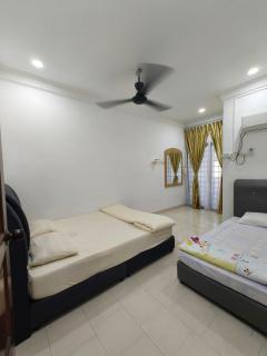 Pangkor Island Seaside @ 4 rooms Homestay - Pasir Bogak - 9