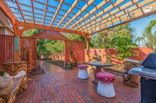 Magical Waterfront Cove with Pool, Dock, Boat Slip & Magic Garden - 8