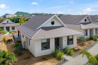 Jazmyn - Blue Bay Resort Curacao - 8