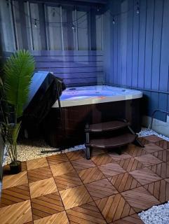 Mobys Beach Getaway Sleeps 11! Flat Beach Access Near Seabrook in Pacific Beach - Pacific Beach - 8