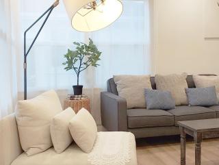 Centrally Located Charming LA Home with Food Scenes - 5