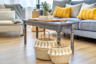Centrally Located Charming LA Home with Food Scenes - 3