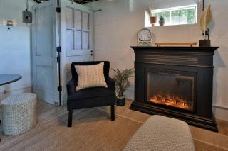 Gorgeous Mountain View Home with HotTub, Fireplace, Loft - Sevierville - 4
