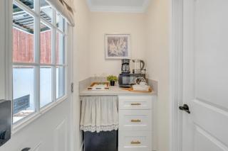 Centrally Located LA Private Studio with Food Scene - Monterey Park - 5