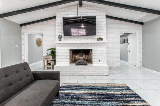 Contemporary Coastal Oasis Awaits - Corpus Christi - 9