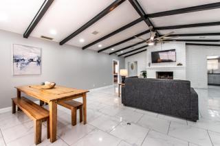Contemporary Coastal Oasis Awaits - 5