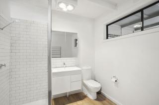 Serene Lonsdale Getaway - 1