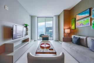 Sky-High Beachfront Penthouse: Stunning Views Pool Gym - Hallandale Beach - 2