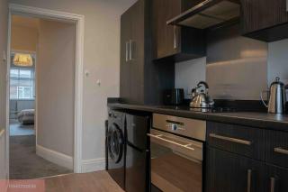 Apartment near Blackpool Central & Pleasure Beach - 3