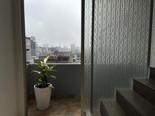 Dormitorio con baño en departamento Miraflores - Lima - 3