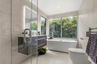 Beach bliss-Modern luxury holiday home at Kohimarama - Auckland - 1
