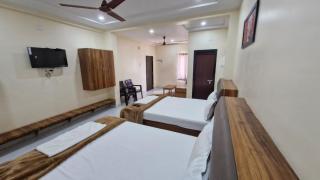 Hotel Sailakshmi Residency - - 7