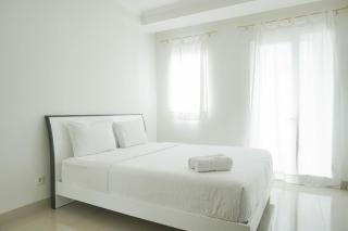 Cozy Stay Studio Signature Park Grande Apartment By Travelio - Jakarta - 6