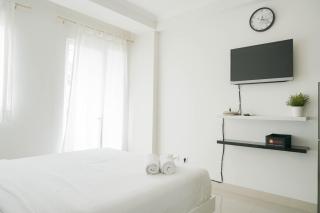 Cozy Stay Studio Signature Park Grande Apartment By Travelio - Jakarta - 4