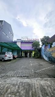 New Tiga Intan Hotel - Bandung - 9