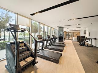 Panoramic 2BR with Pool & Burj View Next to Mall - 1