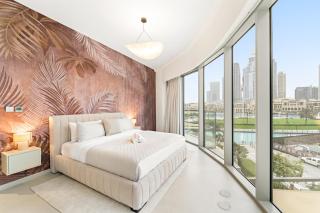 Panoramic 2BR with Pool & Burj View Next to Mall - 8