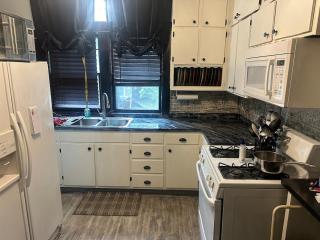 Bungalow on National Historic Street - 8