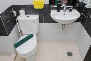 Cozy Stay Studio Apartment at Scientia Residence By Travelio - 2