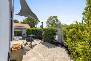 Spacious Family Getaway in West Leederville - 1