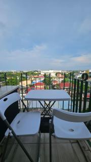 Spacious & Cozy 1-Bedroom Apartment, Sleeps 2-4 - 3