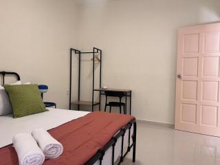 EEs Paddle House - Homestay 3 min walk to beach - Batu Ferringhi - 8