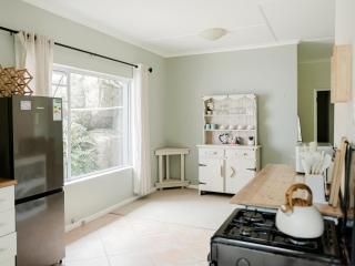 Deja Blue, Amblewood Guesthouse - Kenton on Sea - 3