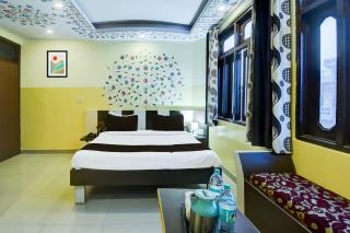 Super Collection O Ramgarh Mod Near Hawa Mahal Formerly Hotel NG Palace - Jaipur - 7