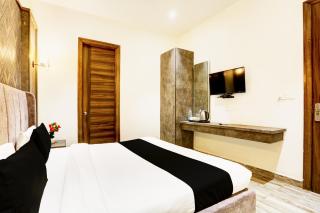 Super Collection O Amritsar Near Bus Stand - 1