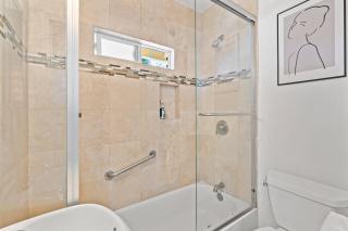 Comfortable Home Near LA with Full Kitchen & Laundry - Alhambra - 6