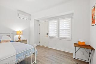 Comfortable Home Near LA with Full Kitchen & Laundry - Alhambra - 2