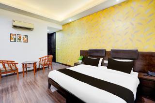 Super Townhouse Sector 51 Noida Near Metro Station - Noida - 5