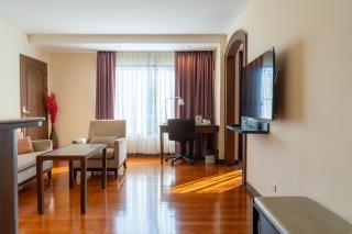 Journeyhub Sukhumvit 26, Bangkok - Formerly St James Hotel - 4