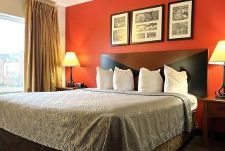 Howard Johnson by Wyndham Urbana - Champaign - 1