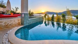 6 Bedroom Luxury Villa Close to the beach - 1