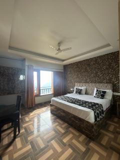 Baakhli Guest House and Restaurant - Bhowāli - 5