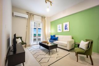 Modern Central Apartment with Balcony - Near Metro - Atene - 0