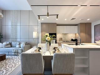 Trophy-Aesthetic Apartment w Skyline and Dubai - 7