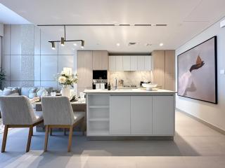 Trophy-Aesthetic Apartment w Skyline and Dubai - 2