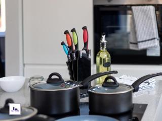 Stonecliffe 35 by Alt-Stay - 3 Bed Home - Parking, WiFi & Full Kitchen - Contractors & Relocations - Weekly & Monthly Rates - Best Rates Direct, Search Alt-Stay Accommodation - 1