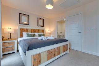 Modern and Spacious Townhouse with Own Carpark Pass the Keys - 6