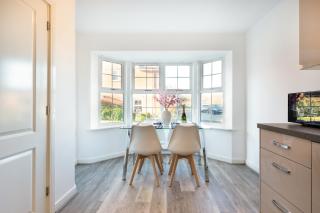 Shinfield Studio Luxury Stay - 2 Parking - Family & Business - 5