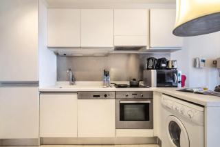 Luxury Studio in Emaar Residence Fashion Avenue - 3