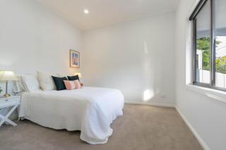 Entire Charming Periodic Victorian House in Prime Brunswick Location - 1