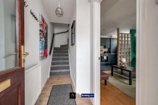 2 Bed House By Boyeilles Apartments Short Lets & Serviced Accommodation Belfast With Balcony & Free Parking - Belfast - 3