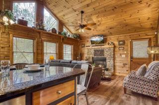 Fowl Play, Hot Tub, 1089 of FREE Attraction tickets for each paid day, Dollywood and More - Sevierville - 2