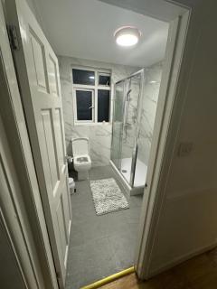 Elegant Estates Humble Abode Room 1 - Manchester - 2