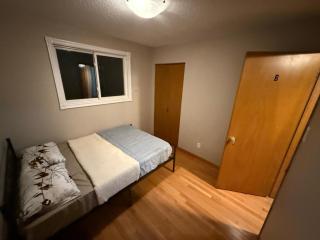 HEAVY PRICE CUT-BOOK NOW!- Next to Airport, Downtown,Transit - Kitchener - 7