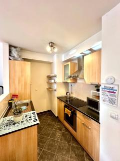 City center apartment with balcony - 8