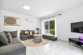 Limnaria Gardens SUPERB VILLA by VICHY Holidays - Paphos - 9